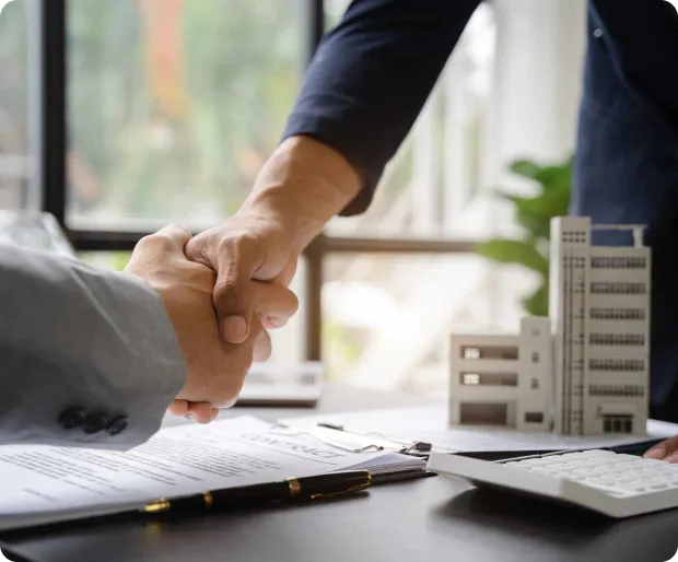 couple-talking-to-a-consultant